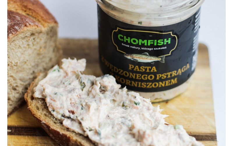 Pasta z wędzonego pstrąga z ogórkiem konserwowym